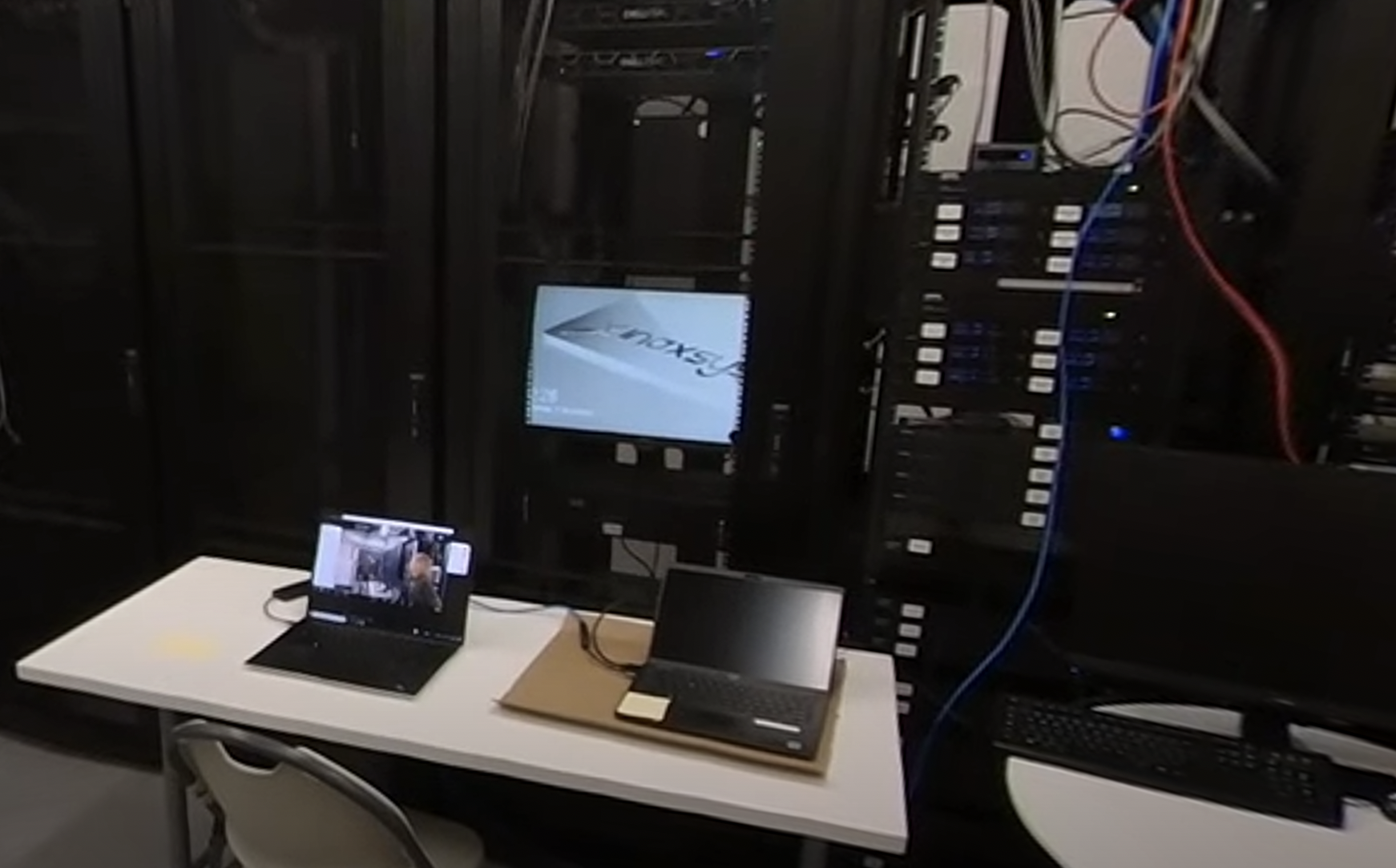 premiere photo prise lors de la visite du centre de données